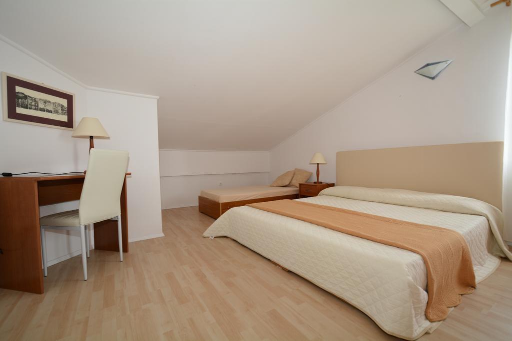 Apartments Gala Porec Room photo