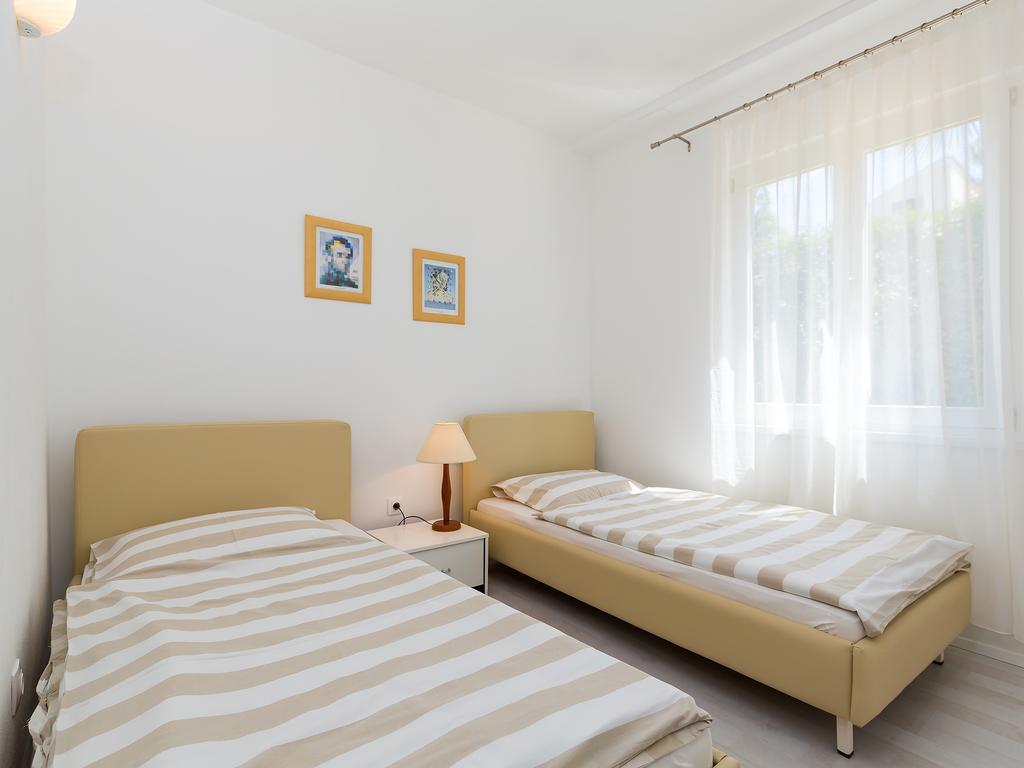 Apartments Gala Porec Exterior photo