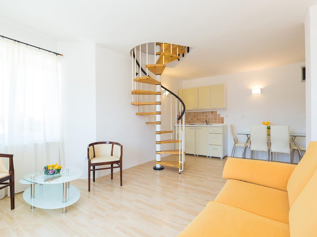 Apartments Gala Porec Exterior photo